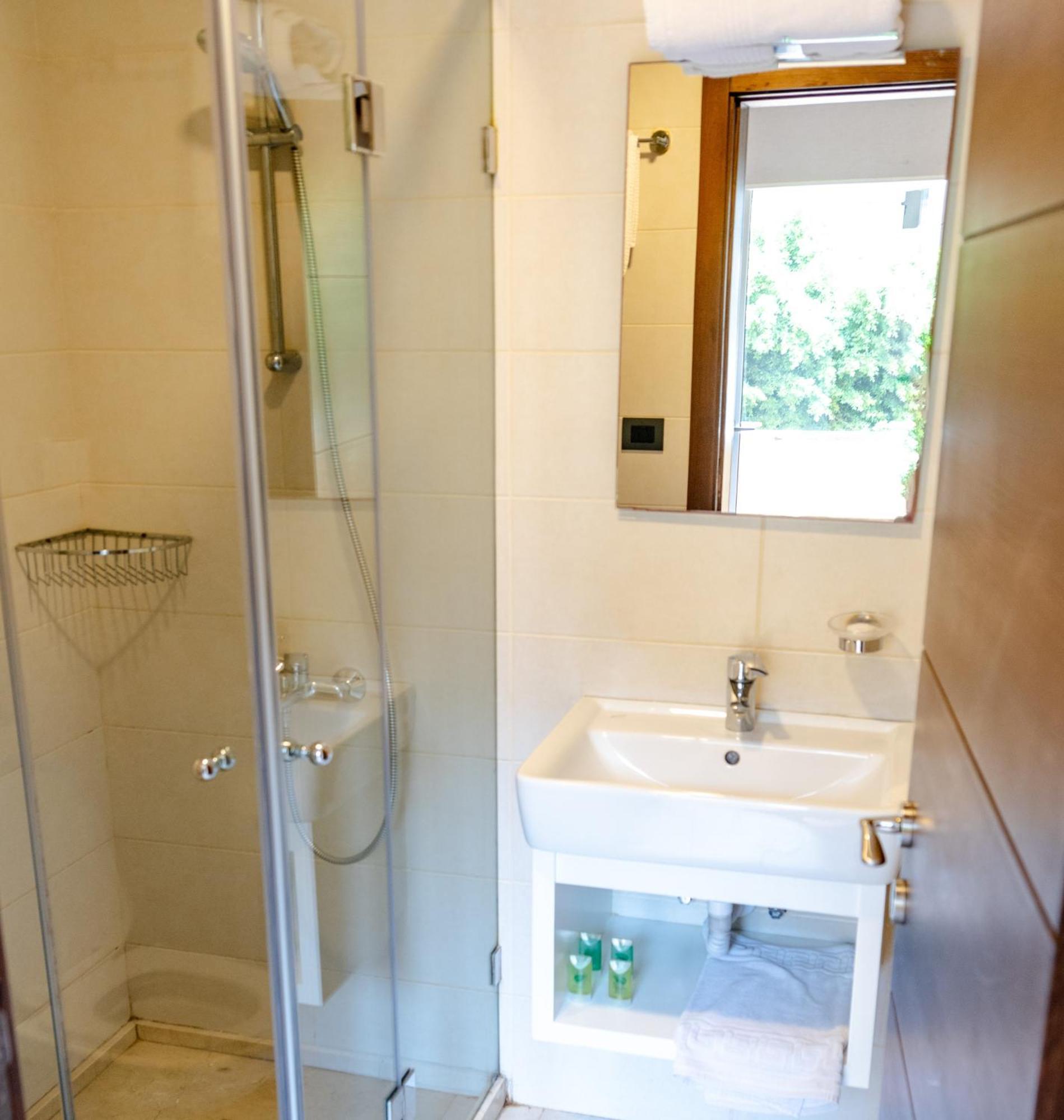 Britannia Suites Beirut Eksteriør billede