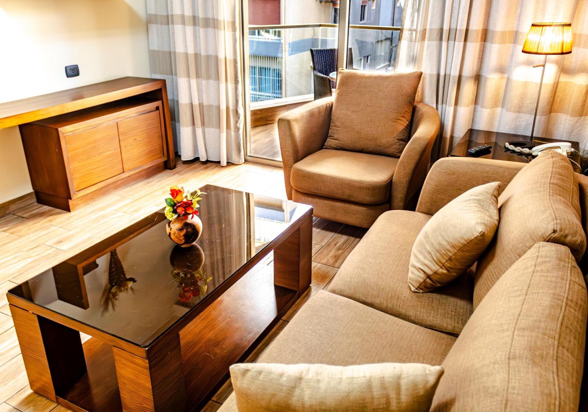Britannia Suites Beirut Eksteriør billede