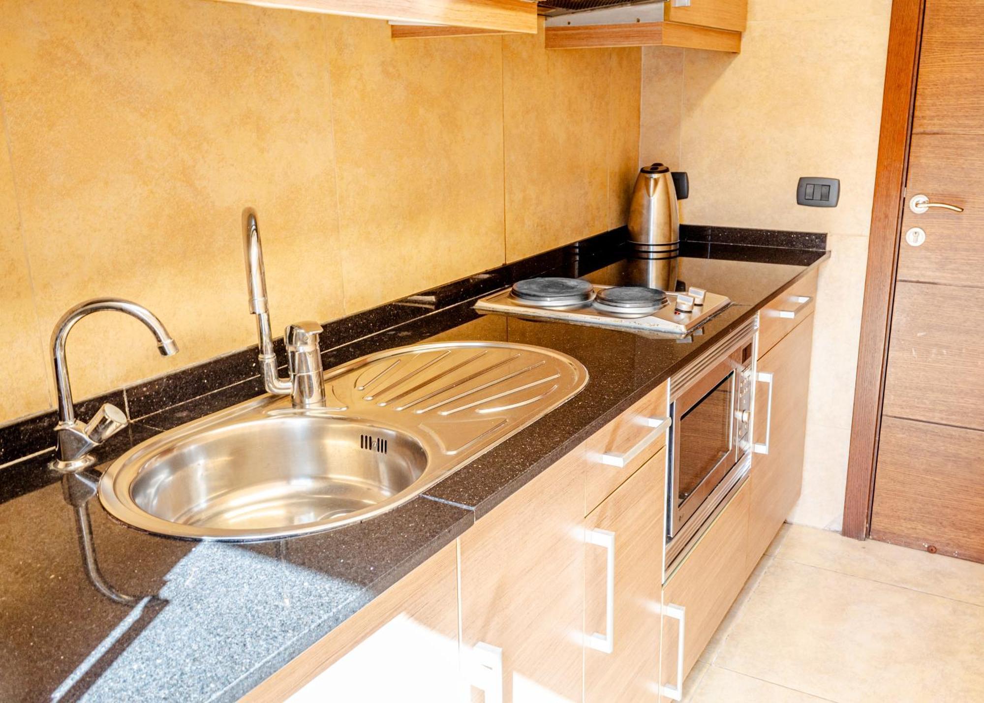 Britannia Suites Beirut Eksteriør billede