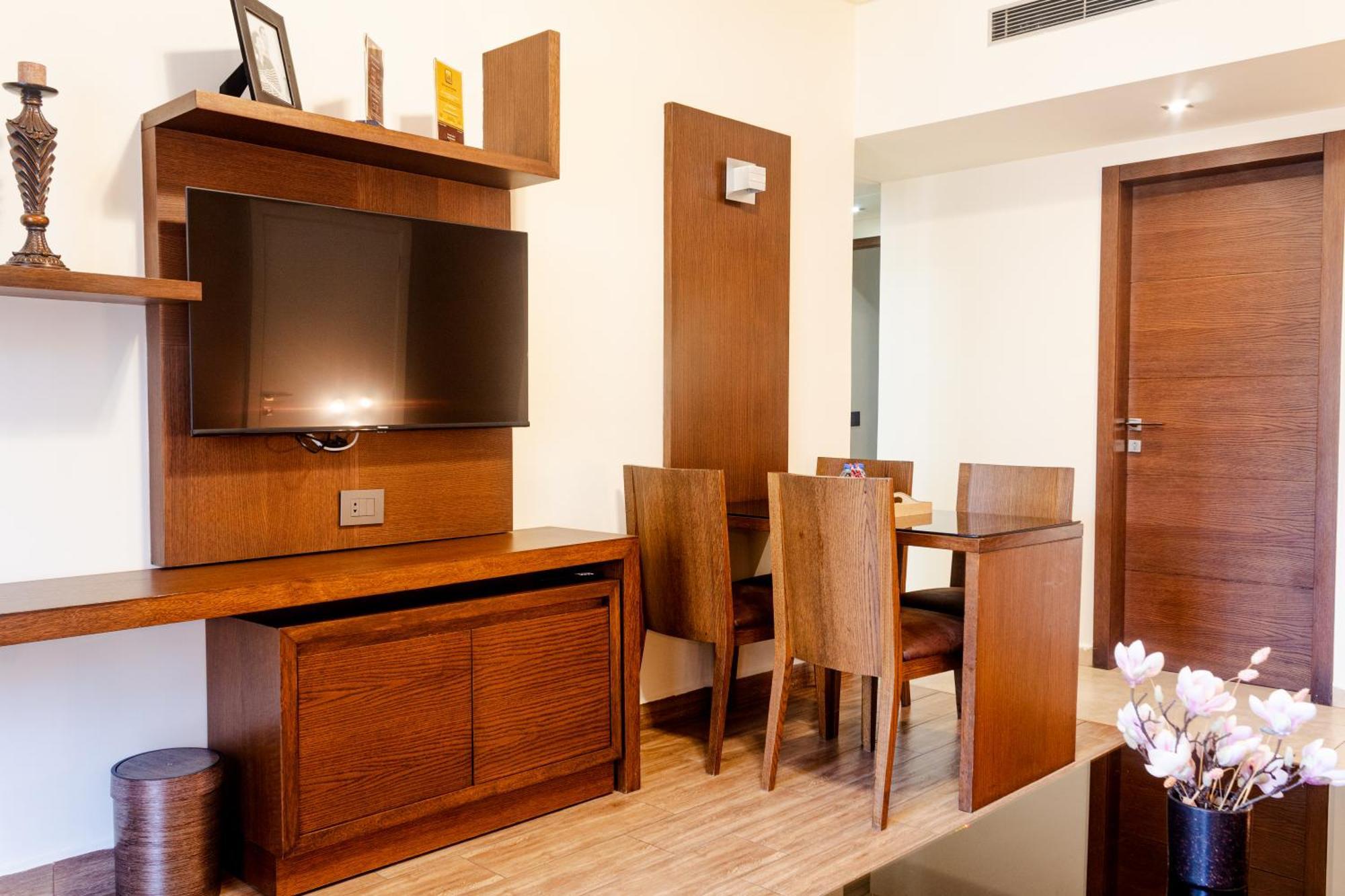 Britannia Suites Beirut Eksteriør billede