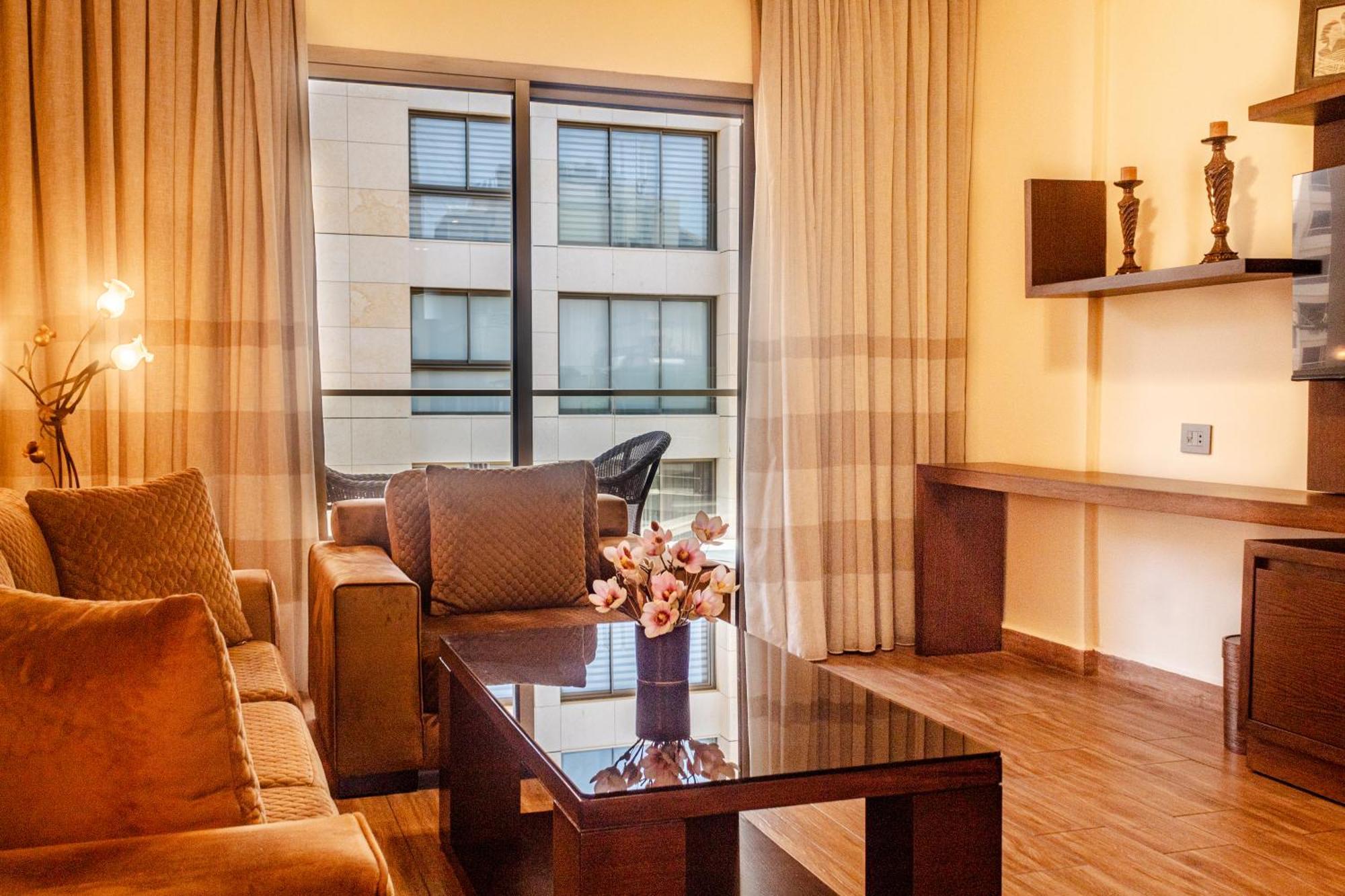 Britannia Suites Beirut Eksteriør billede