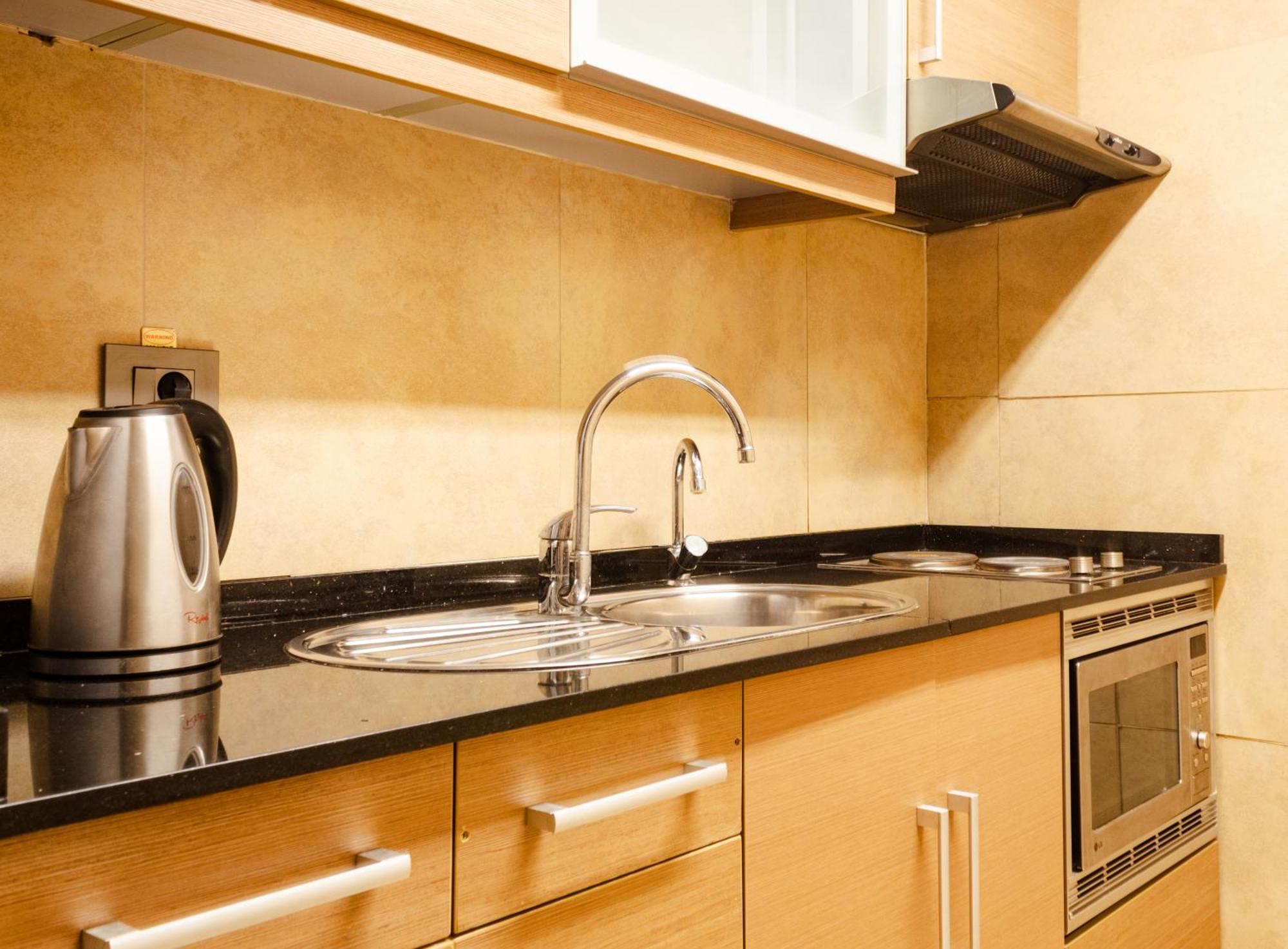 Britannia Suites Beirut Eksteriør billede