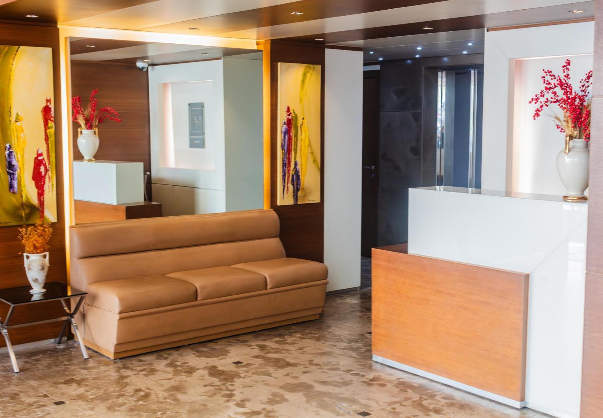 Britannia Suites Beirut Eksteriør billede