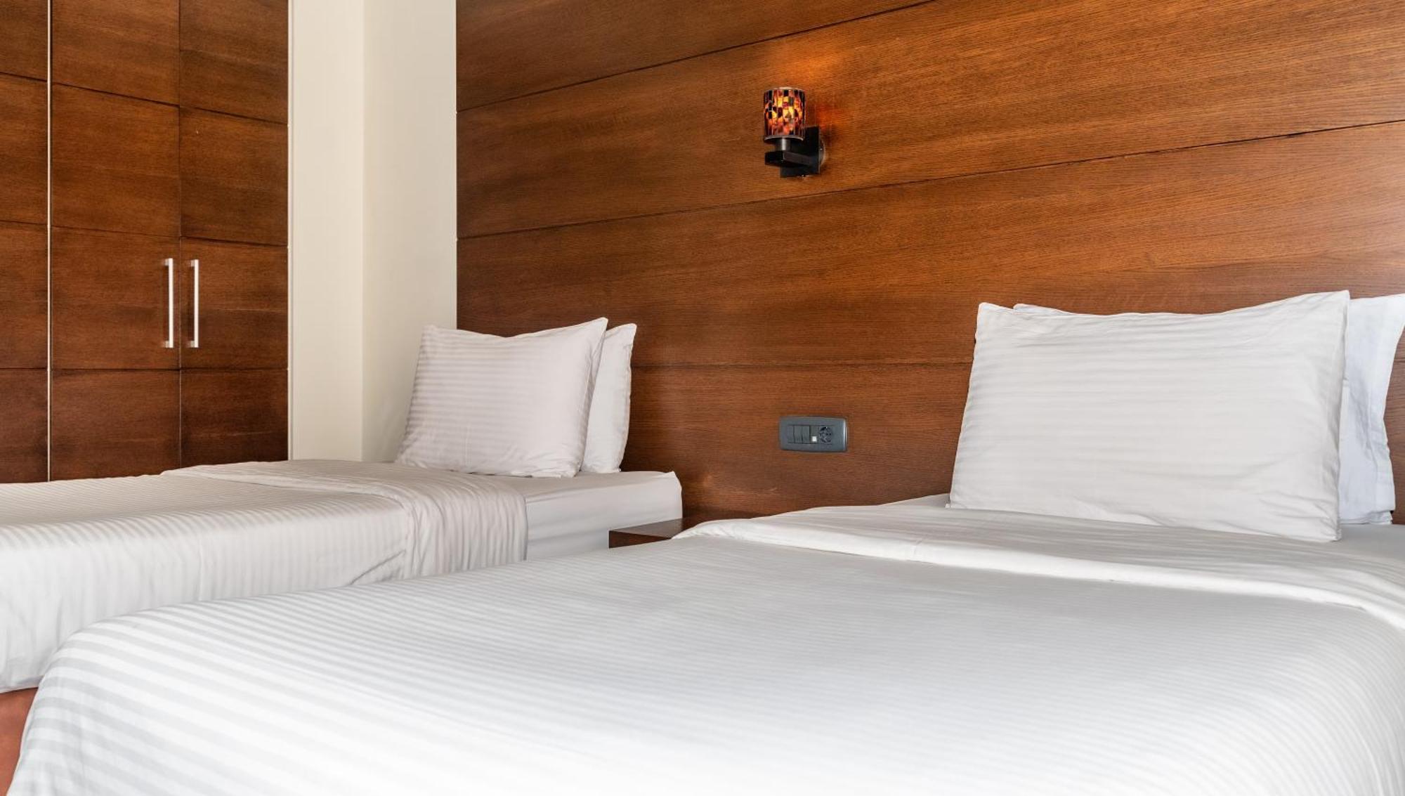 Britannia Suites Beirut Eksteriør billede