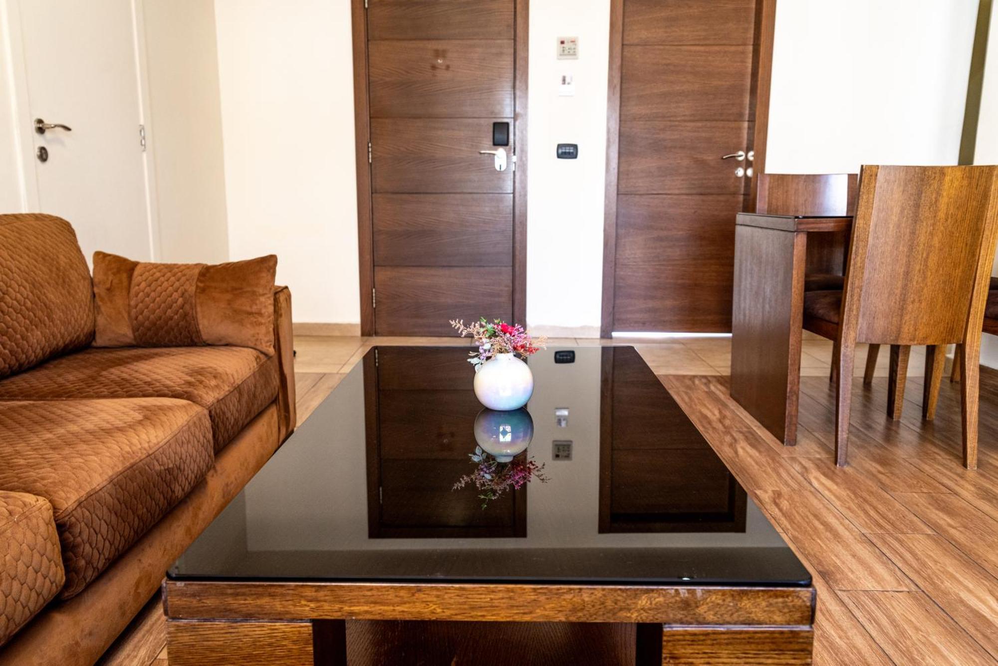 Britannia Suites Beirut Eksteriør billede